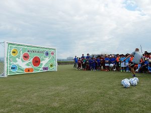 少年サッカー大会　キックターゲット